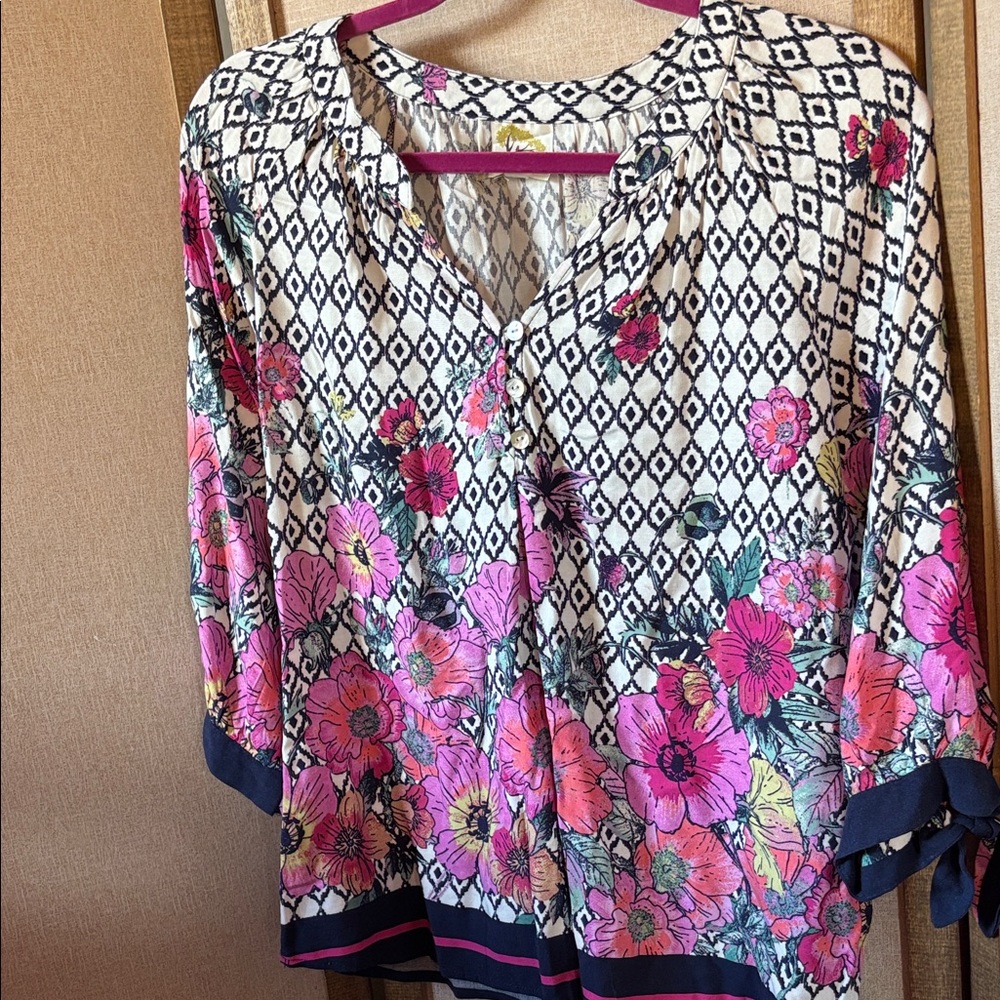 FINAL MARKDOWN Fig & Flower Geometric Floral Blouse - Pink and Blue Petite Small